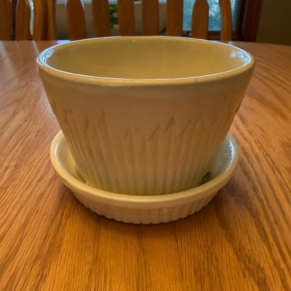 Cream Vintage Ceramic Planter with Saucer Bottom
